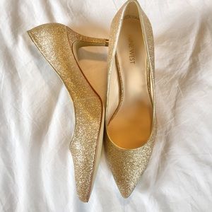 Nine West - Size 8.5 - Gold Pumps